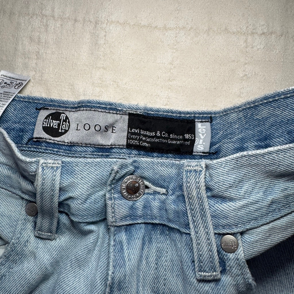 Silver Tab Levi Distressed Light Wash Jeans • W29 L 32 - Picture 4 of 9